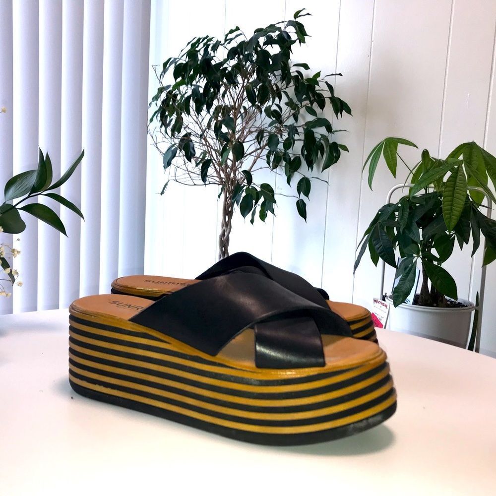 Sunrise Black Stripe Wedges